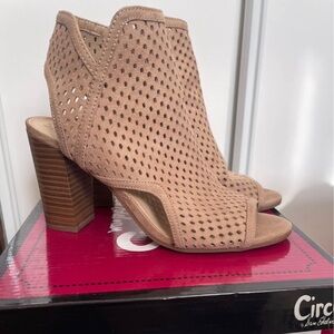 Circus by Sam Edelman peeptoe booties in size 7